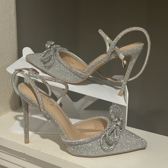 elisabet tang Shoes - Elisabet Tang Glitter Silver Rhinestone Bowknot Stiletto Heels Worn 1x WMN Sz8.5